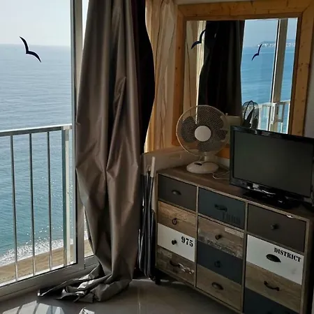 Beach Palace Apartment *